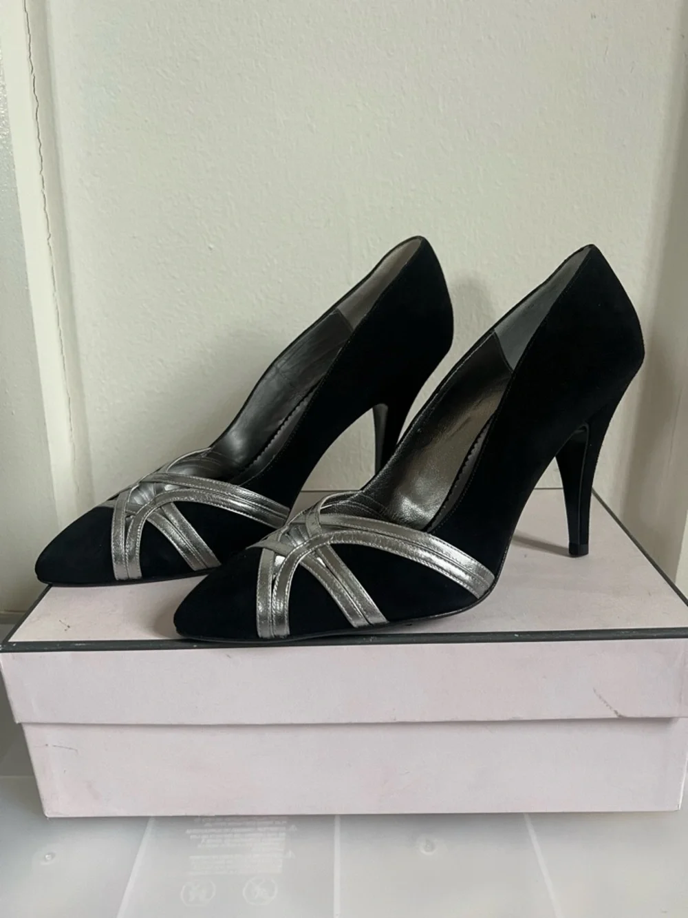NWT Lulu Guinness black/silver suede heels - Sz 10 / 41